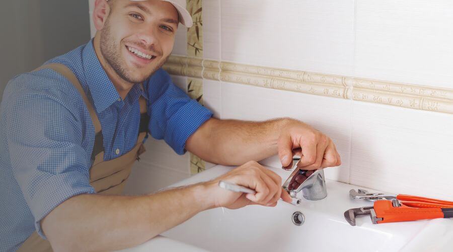 Professional clogged drains services in Wynot, NE